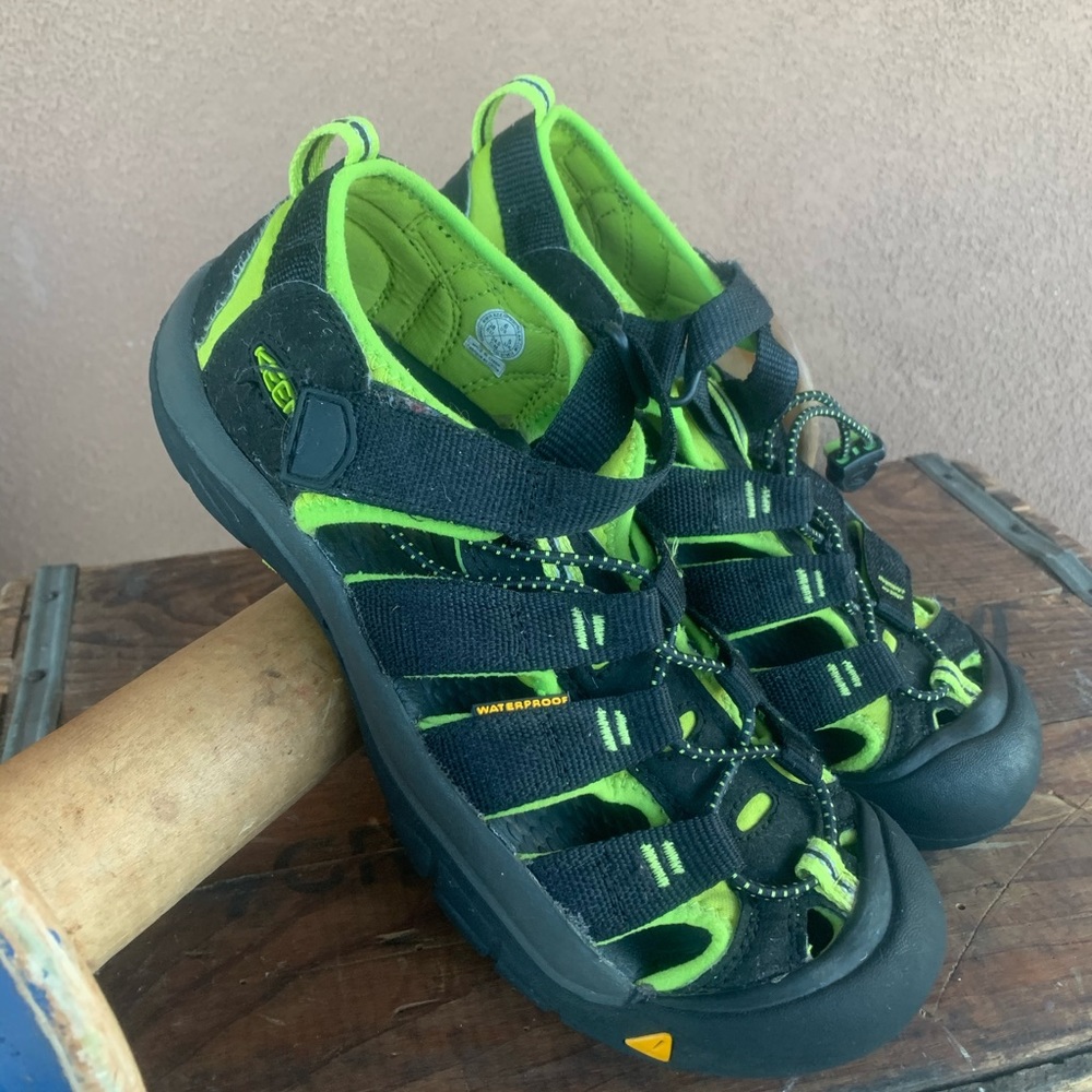 Keen Black/Green Sandals